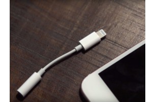 CÁP CHUYỂN ĐỔI TAI NGHE IPHONE 7-7PLUS